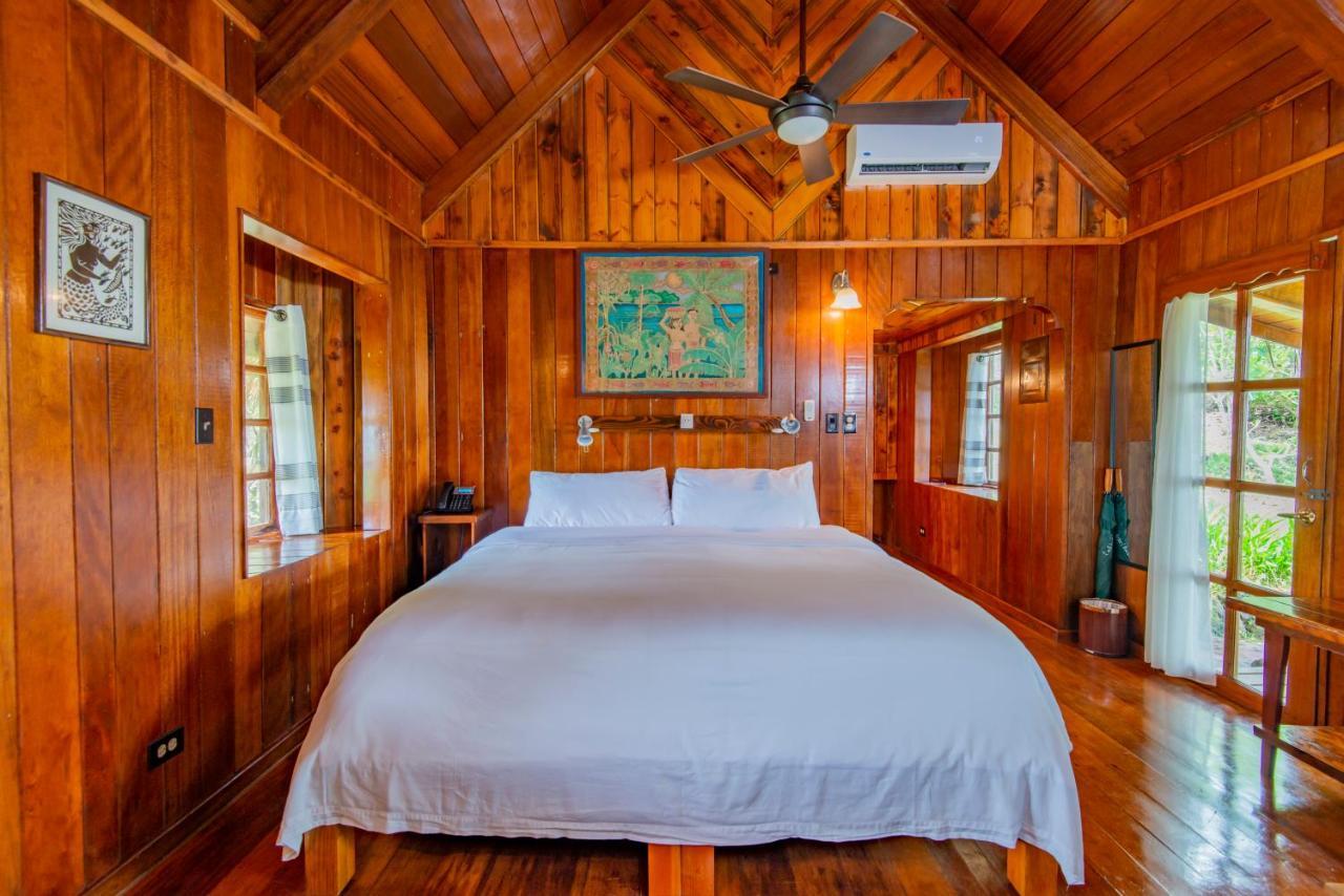 Palau Carolines Resort Koror village Exterior foto